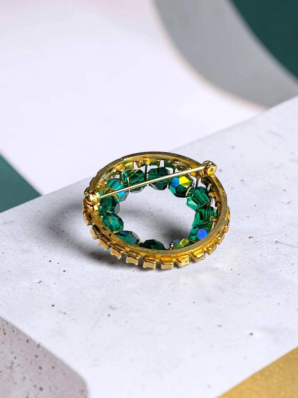 🌺Vintage Gold & Green Rhinestone Brooch